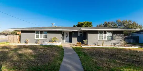 472 Coral Place