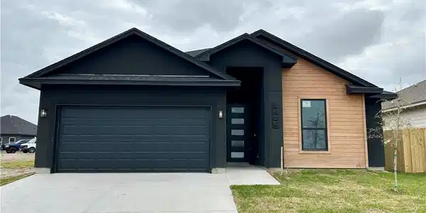 3626 Perry Lane
