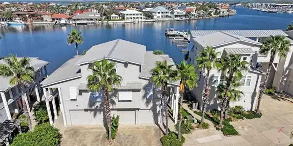 3700 Island Moorings Pkwy