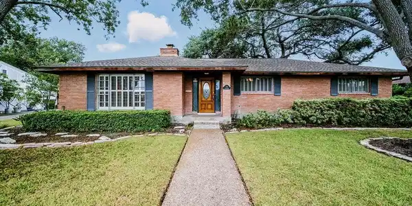 750 Bradshaw Drive