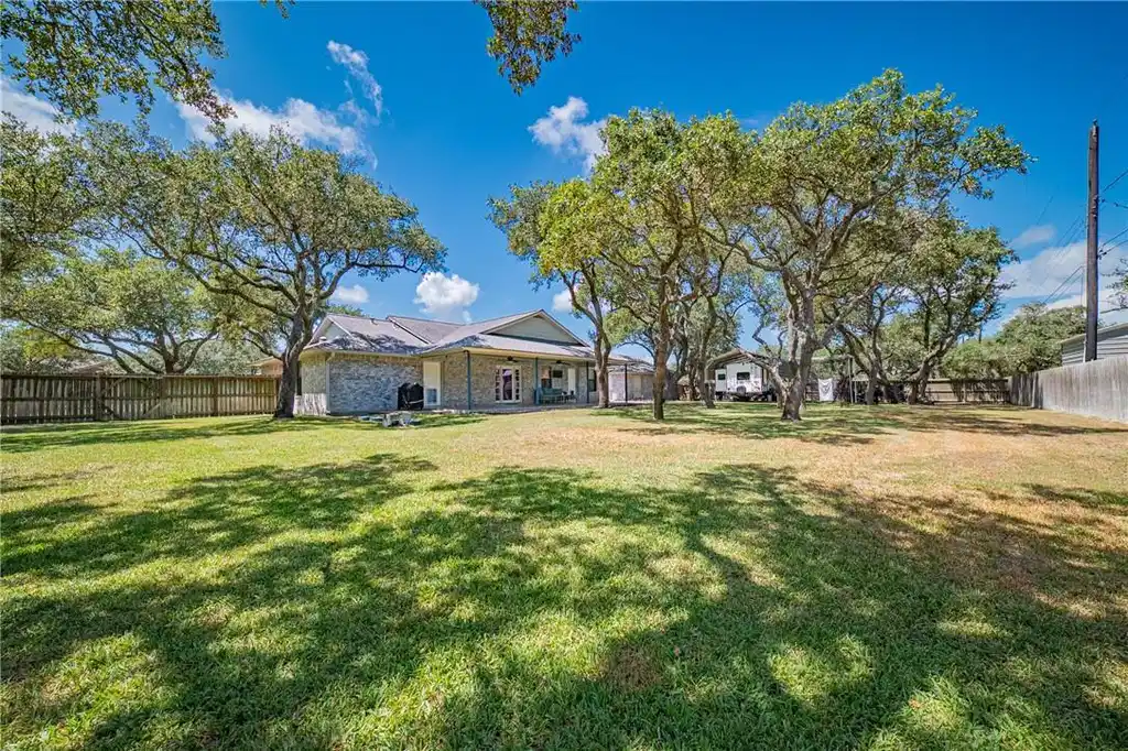 Image 1: 750 Redwood Ave &mdash; 3-bedroom, 2.5-bath Rockport hom