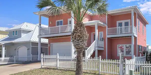 186 Five Dove Circle