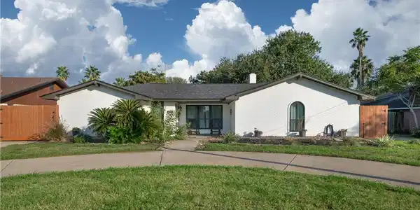 3349 Jamaica Drive