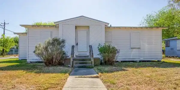 1302 Brentwood Drive