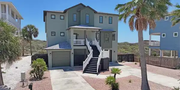 880 Oceanside Drive