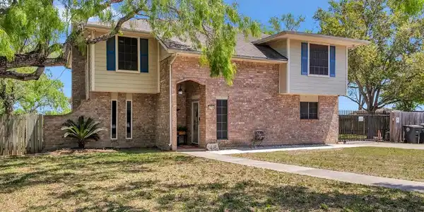 3714 Castle Forest