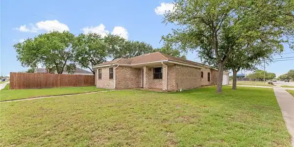 6101 Choctaw Drive