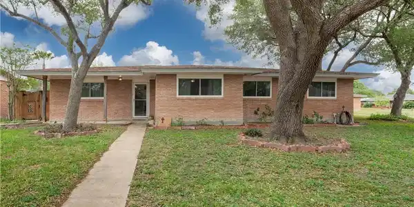 9606 Huntington Drive
