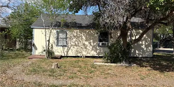 142 Fannin Street