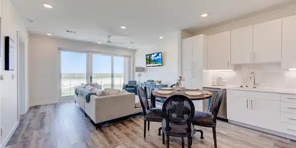 Image 4: Condo Entry, 3rd Floor (Top Floor)