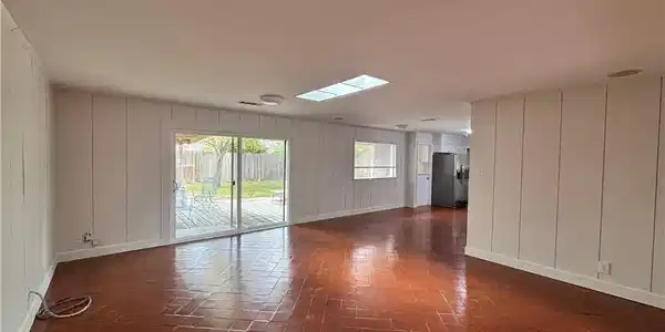 Image 4: Open concept living