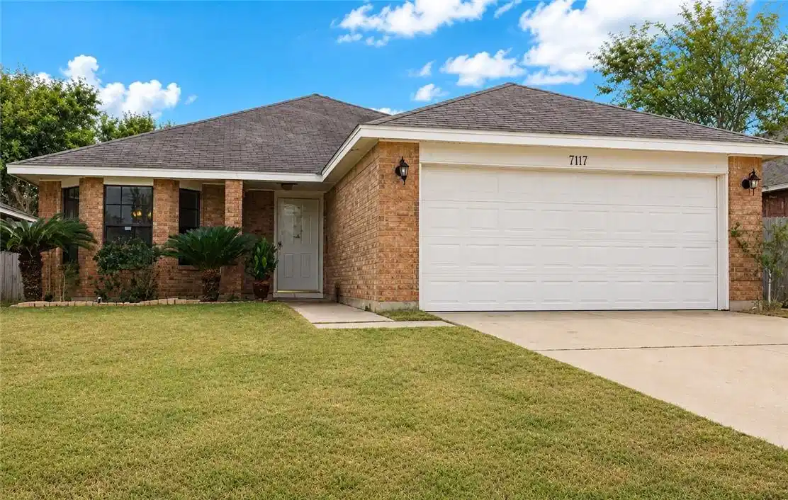 Image 1: 7117 Cano Ln