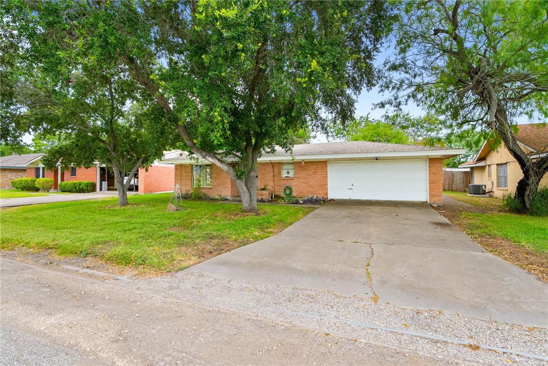 Image 2: driveway
