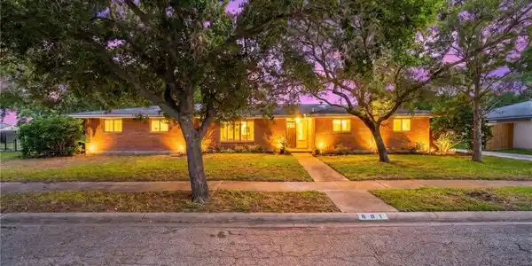 601 Moray Place