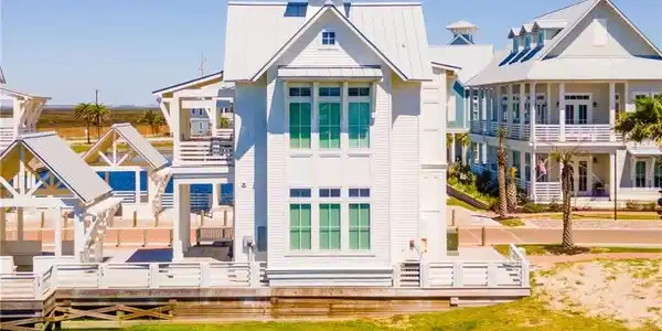 551 South Shore Drive