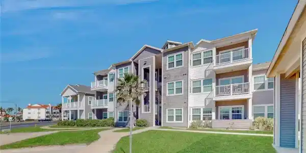 14802 Whitecap Blvd 3-204