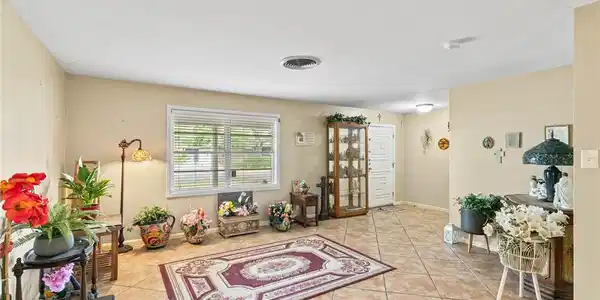Image 4: Formal Living room 1