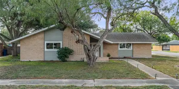 617 Coral Place