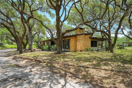 1820 Kenney Lane