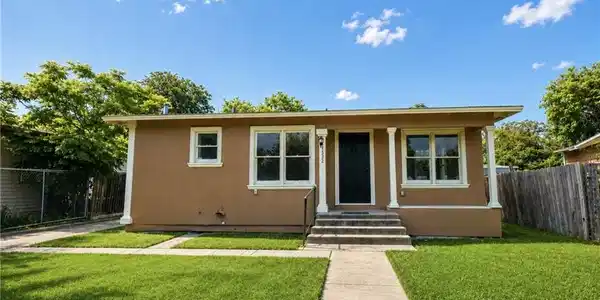 1532 Daytona Drive