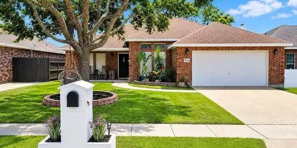 2506 Gentle Wind Avenue