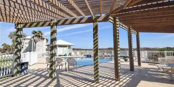 Image 3: Pool and Gazebo