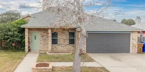 2249 IVY Drive