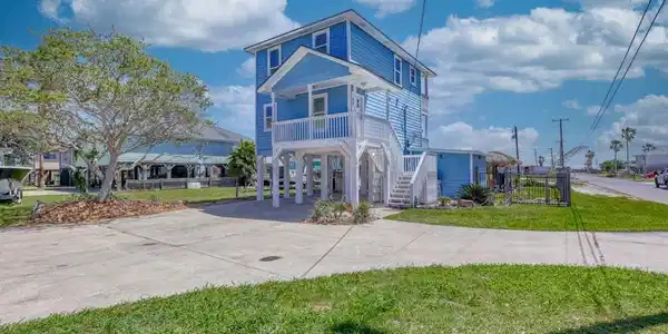 4041 Laguna Shores