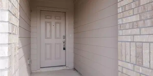 Image 4: Exterior Entry