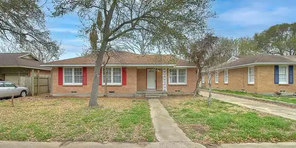 4025 Markins Drive
