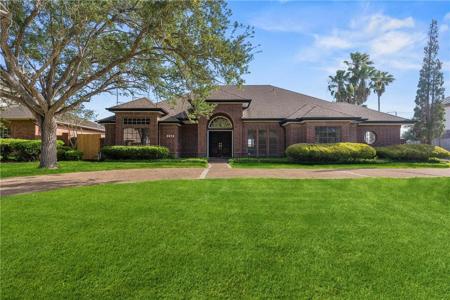 5913 Woodmere Drive