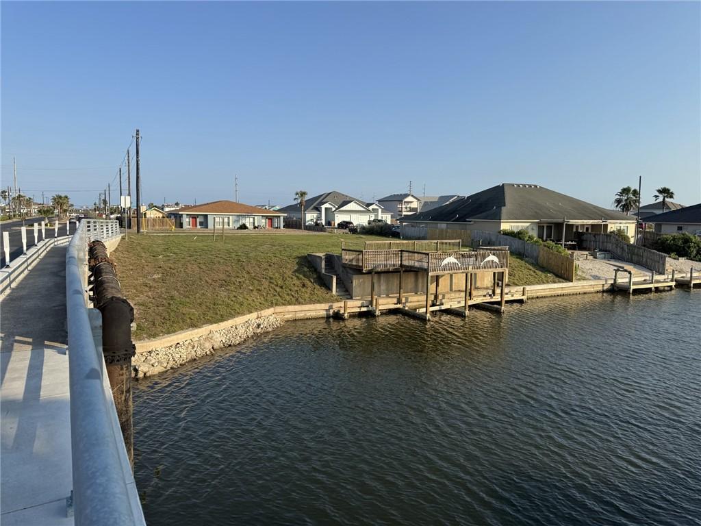 Image 4: Canal water lot with bulk head