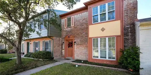 27 Townhouse