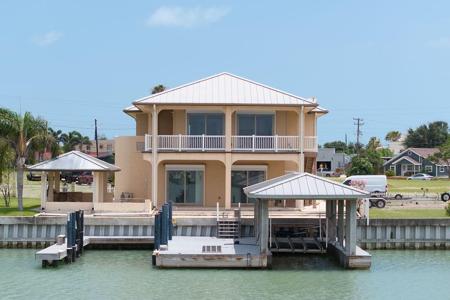 629 N Yturria Street