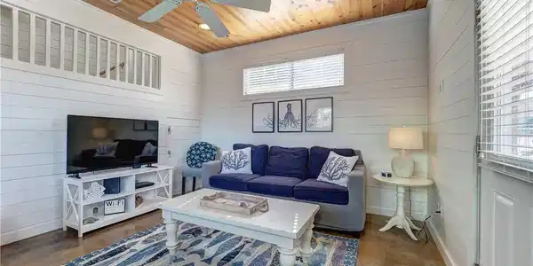 Image 2: Living Room