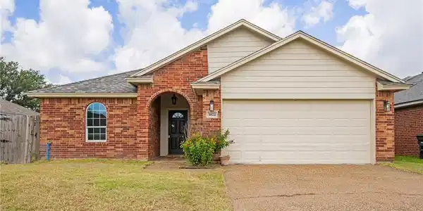 3822 Julia Lane
