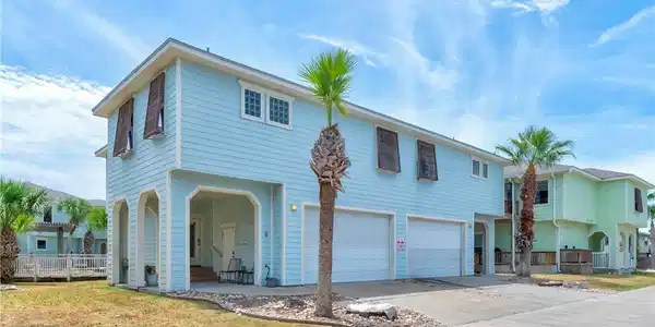 247 W Roberts Avenue