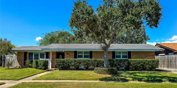 1041 Meadowbrook Drive