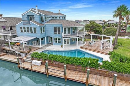 217 Port St Claire
