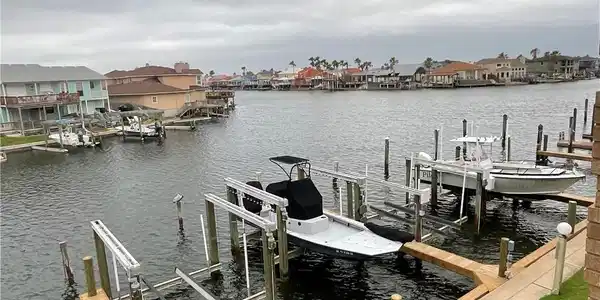 Image 2: Big water view easy access to Laguna Madre