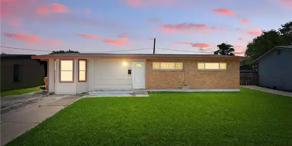 938 Woodlawn Drive