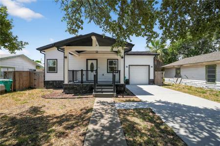 607 W Matlock