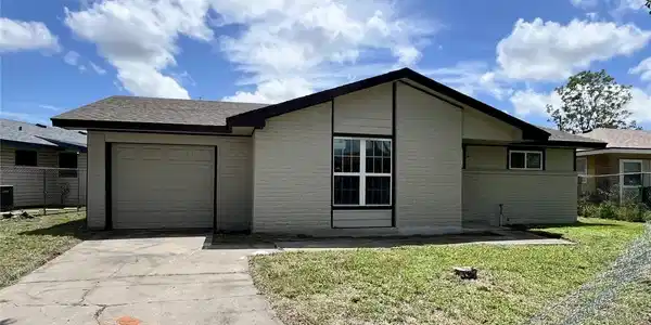 1106 Greenleaf Drive
