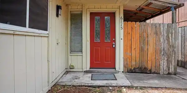 6115 Hidden Wood