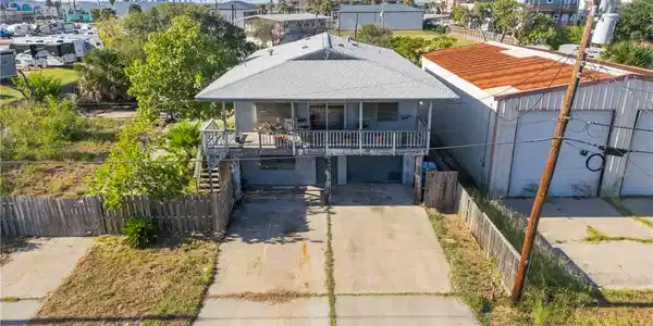 238 W Brundrett Avenue