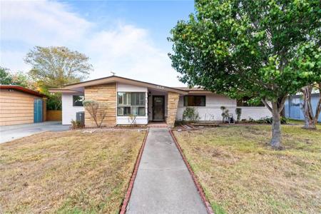 518 Dolphin Place