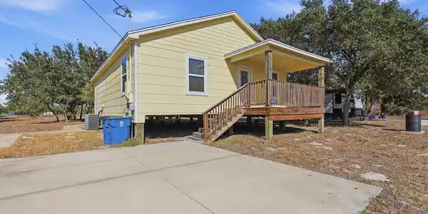 2121 Lone Star