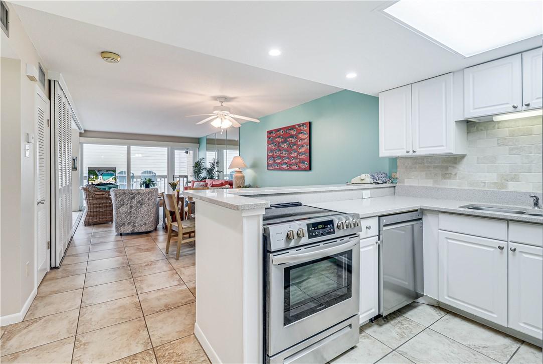 Image 4: Open floor plan