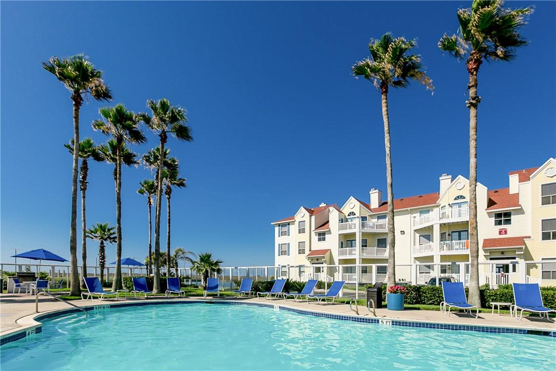 Image 2: Pool