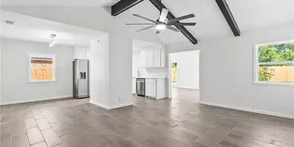 Image 3: Living room & dining